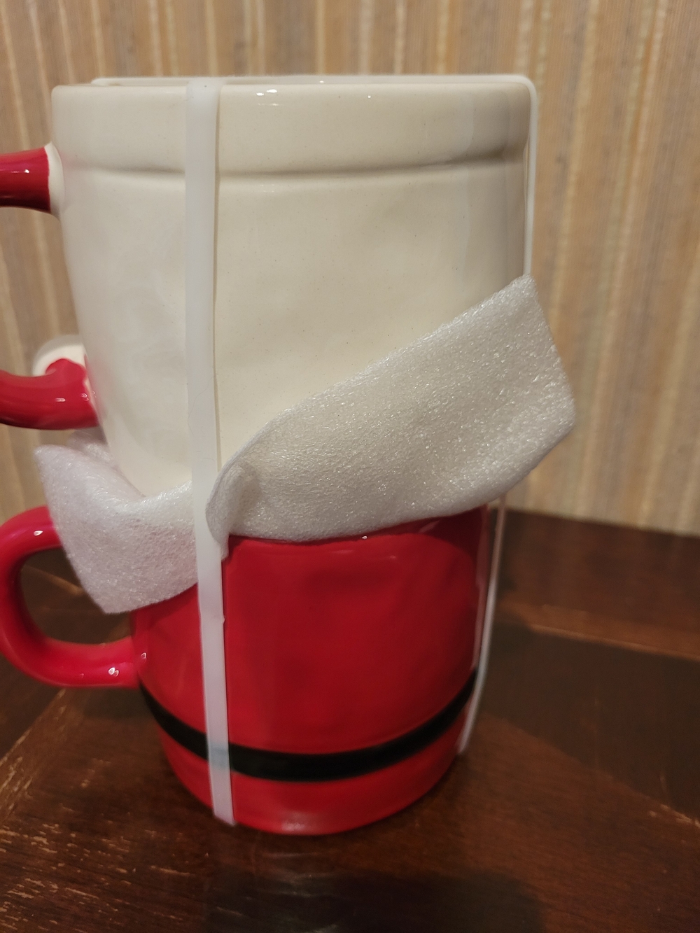 Demdaco Red and White Stackable Santa Ceramic Mug Set NWT - Picture 4 of 6